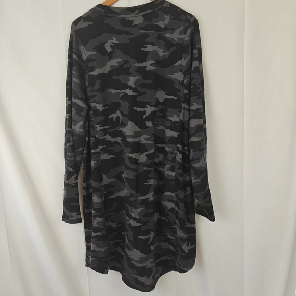 Athleta Plus Size Casual Balance Camo Lux Black Mini Dress 1X - Picture 11 of 13